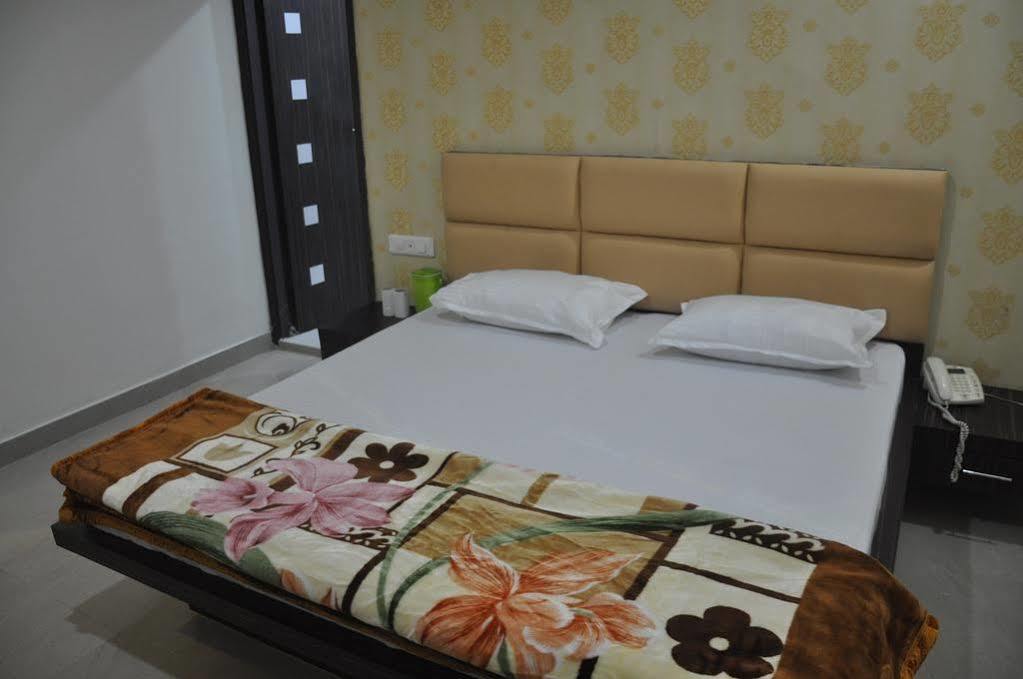 Hotel Silver Stone 루드히아나 외부 사진